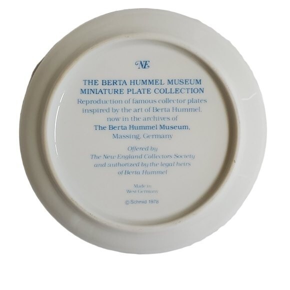 4" STARLIGHT ANGEL The Berta Hummel Museum Miniature Collection Plate - Picture 2 of 3